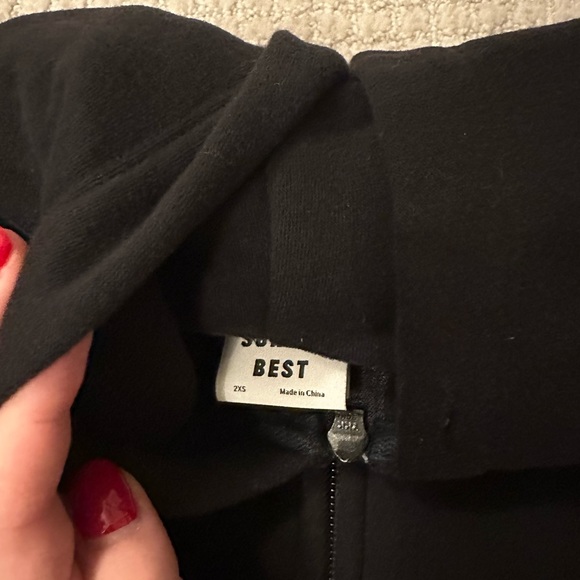 Aritzia Sunday Best cropped sweatshirt - Picture 3 of 3